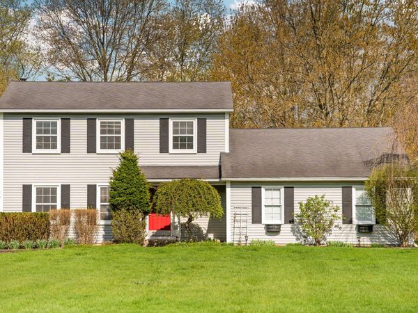 5615 Pebble Ridge Court, Ann Arbor, MI 48108