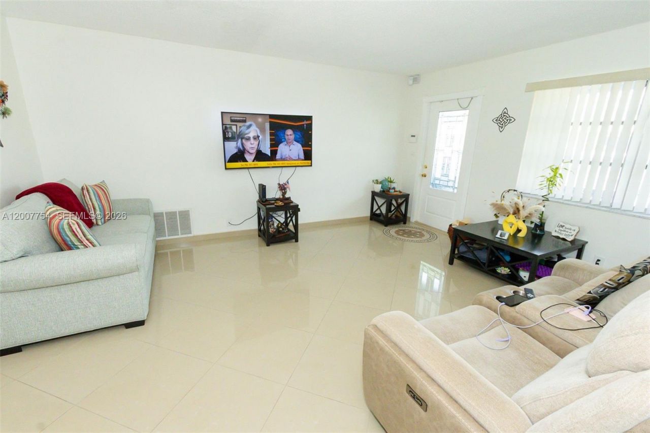 4518 NW 45th Ct , Tamarac, FL 33319 Photo