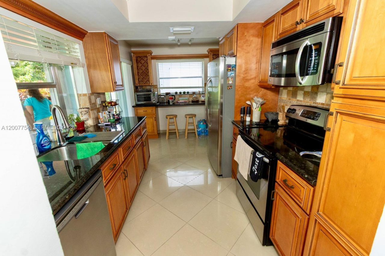 4518 NW 45th Ct , Tamarac, FL 33319 Photo