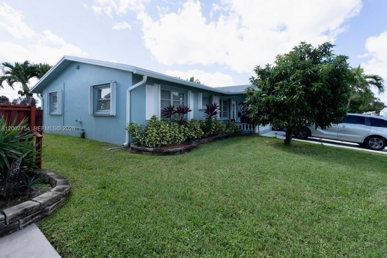 4518 NW 45th Ct , Tamarac, FL 33319 Photo