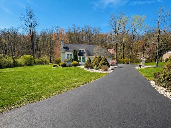 72 Ruble Dr, Uniontown, PA 15401