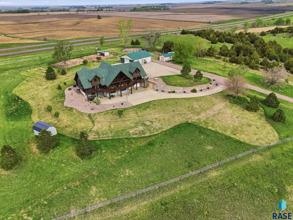 47065 308 St, Beresford, SD 57004