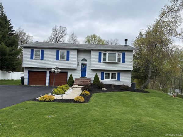 10 Candlewood Road, Harriman, NY 10926