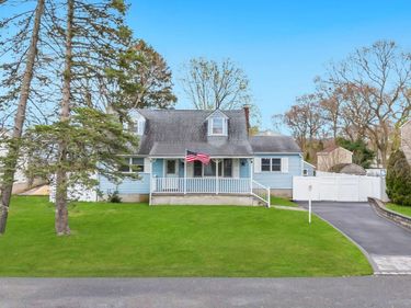 8 Lama Drive, Shirley, NY 11967