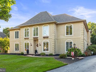 1055 WETHERBURN DRIVE, YORK, PA 17404