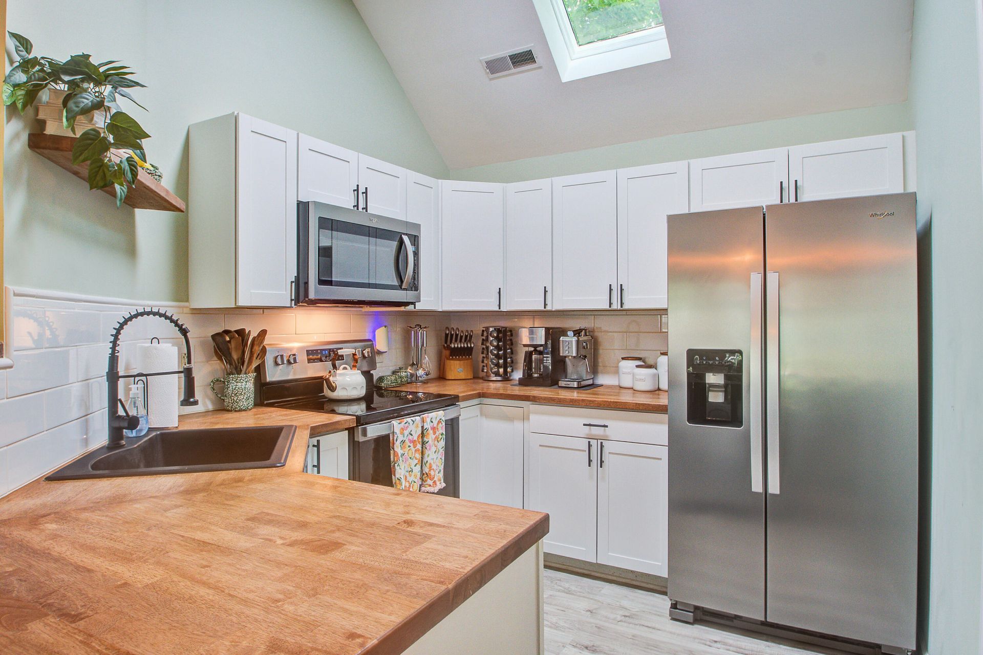 100 Fern Court Photo 15