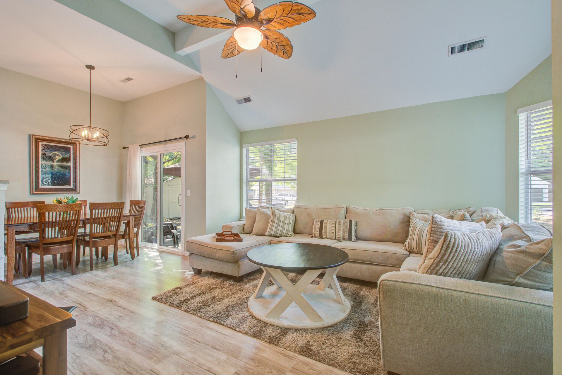 100 Fern Court Photo 9