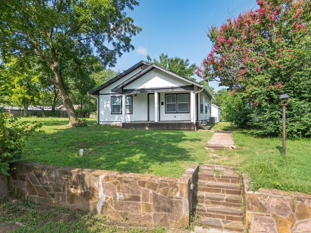 712 N Hobson Avenue, Shawnee, OK 74801 Main Photo
