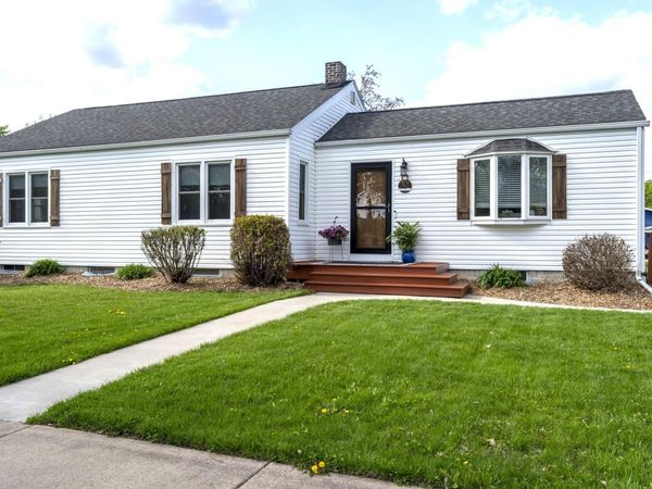 524 S 2nd Street, La Crescent, MN 55947