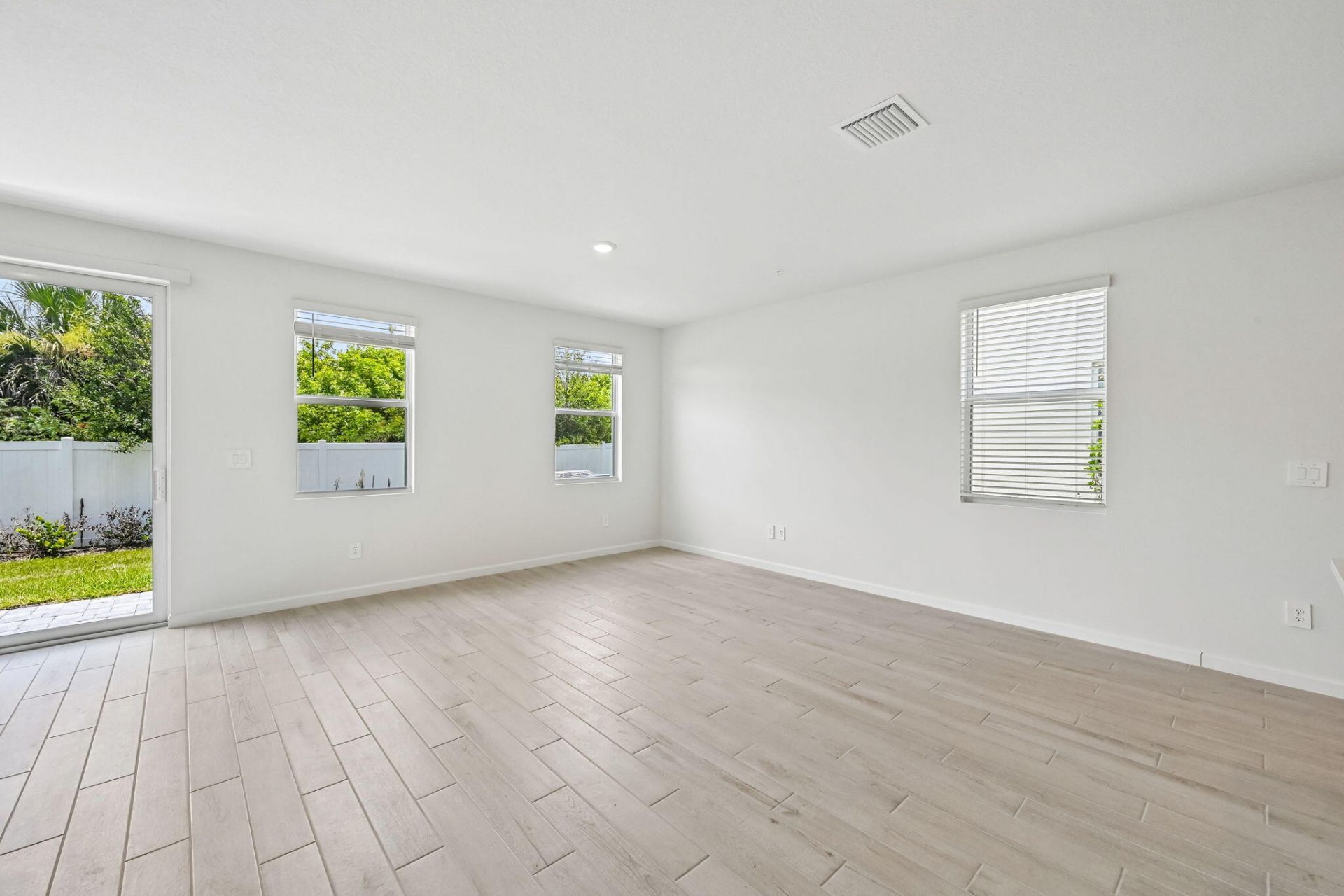 608 Salisbury Circle, Fort Pierce, FL 34982 Photo