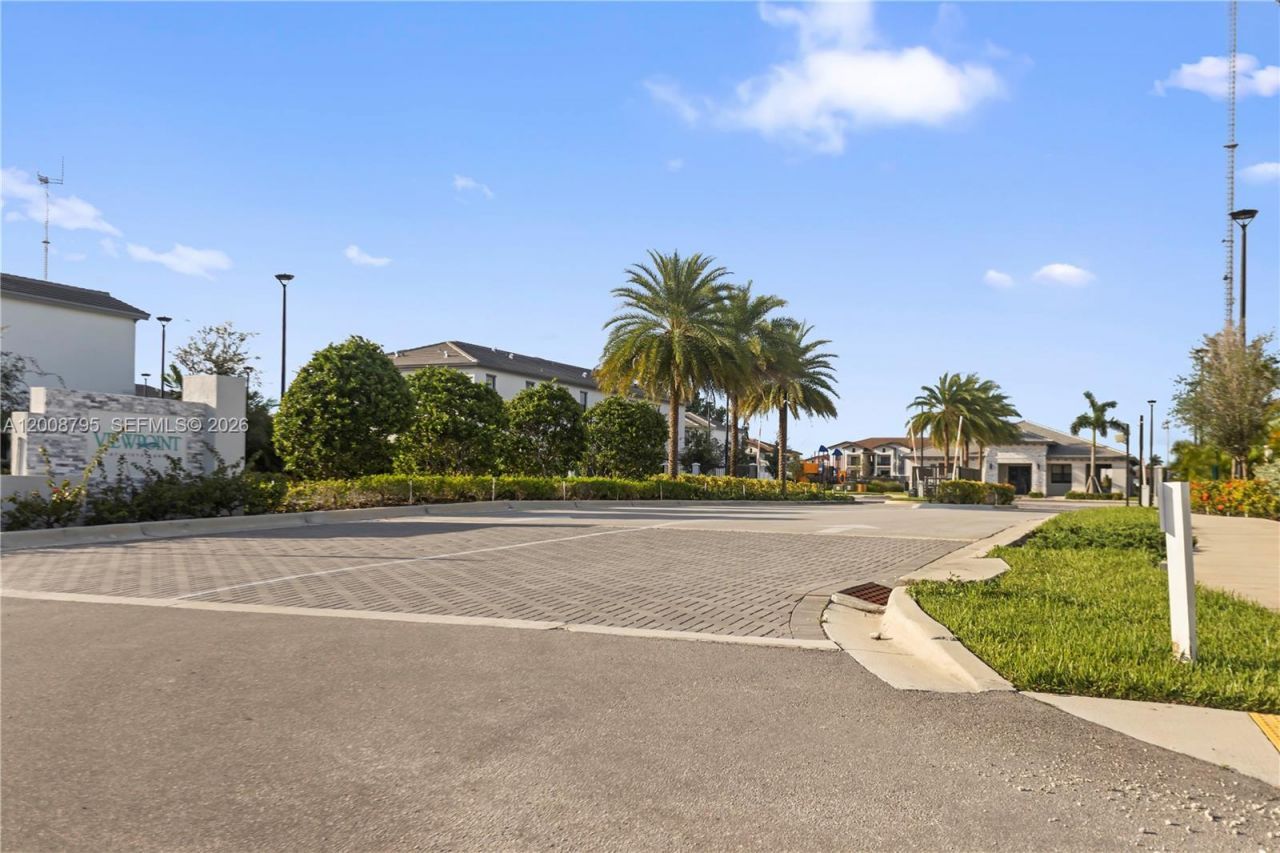 20478 NW 4th Ct, Miami Gardens, FL 33169 Photo