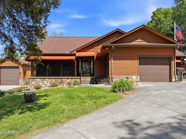 802 Oxford Hills Drive, Maryville, TN 37803