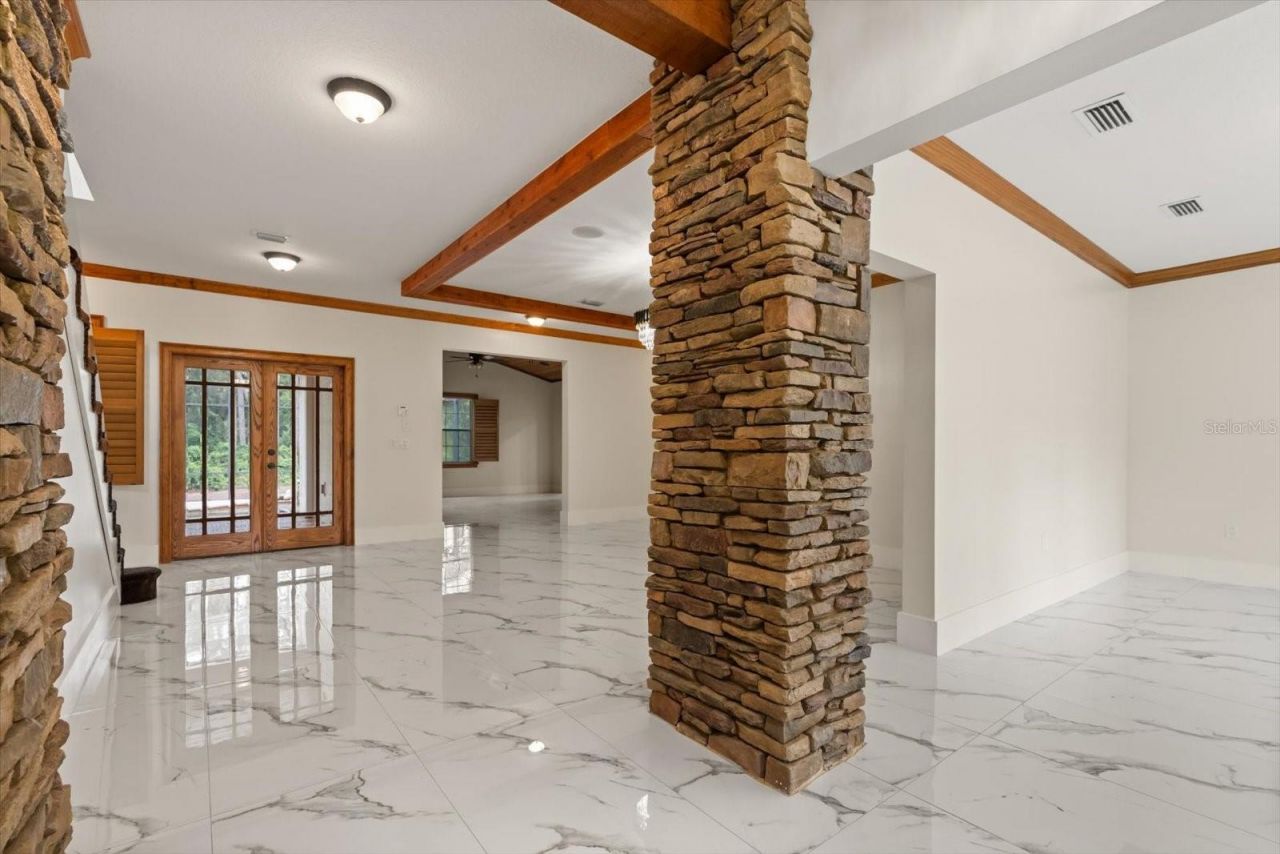 27012 Grand Oak Lane, Tavares, FL 32778 Photo