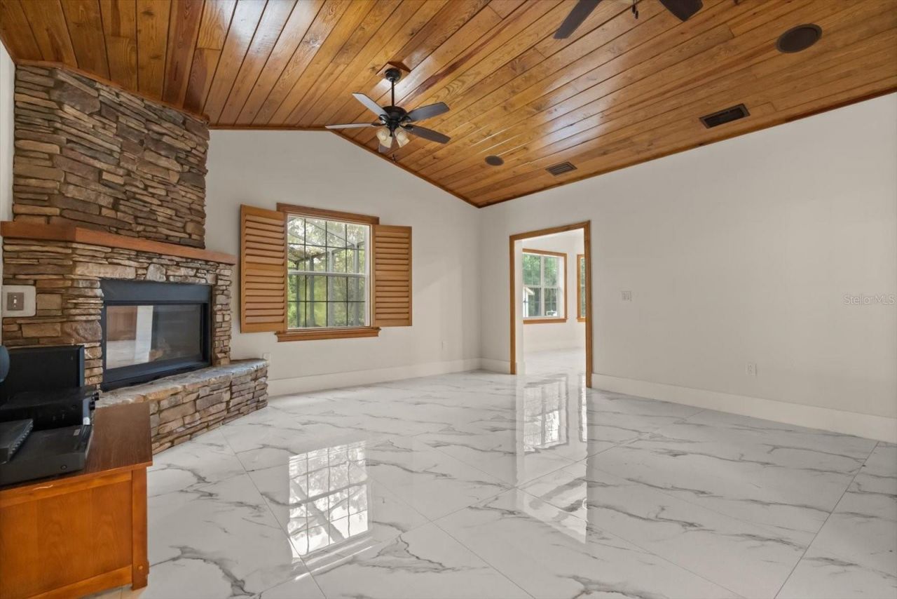 27012 Grand Oak Lane, Tavares, FL 32778 Photo