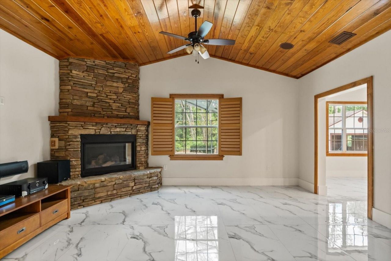 27012 Grand Oak Lane, Tavares, FL 32778 Photo