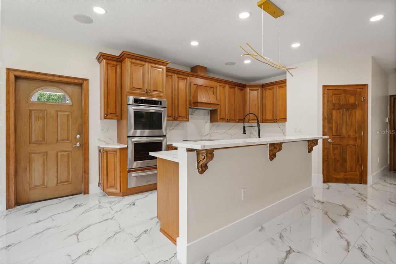 27012 Grand Oak Lane, Tavares, FL 32778 Photo