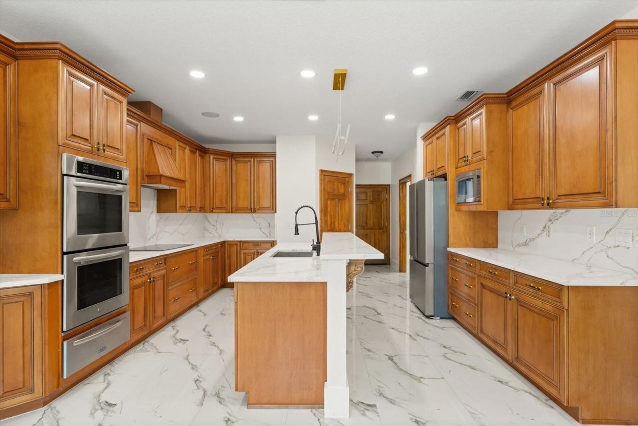 27012 Grand Oak Lane, Tavares, FL 32778 Photo