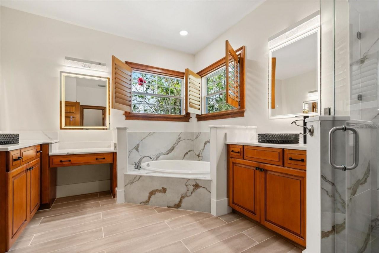 27012 Grand Oak Lane, Tavares, FL 32778 Photo