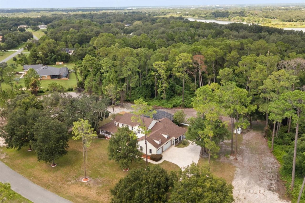 27012 Grand Oak Lane, Tavares, FL 32778 Photo