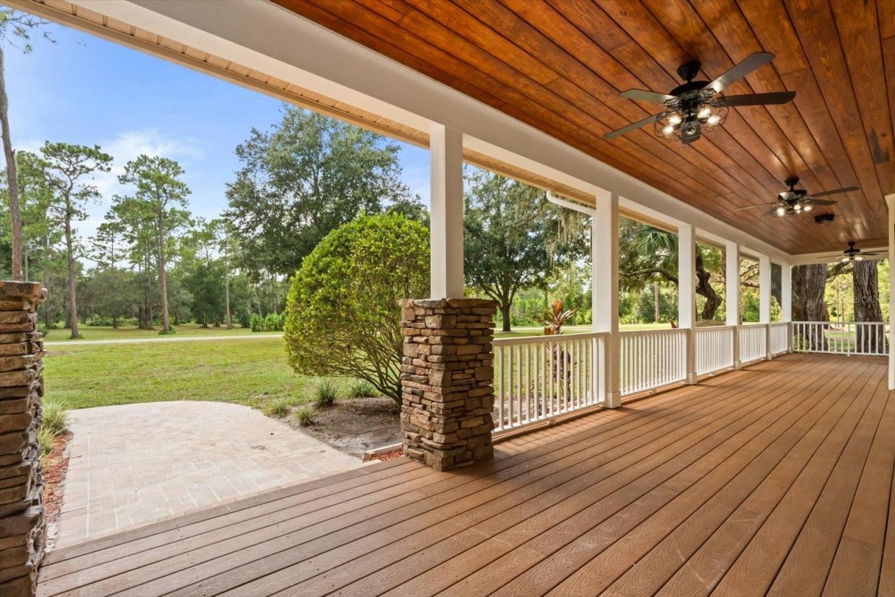 27012 Grand Oak Lane, Tavares, FL 32778 Photo