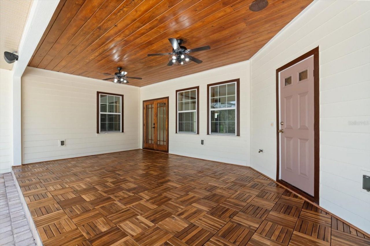 27012 Grand Oak Lane, Tavares, FL 32778 Photo