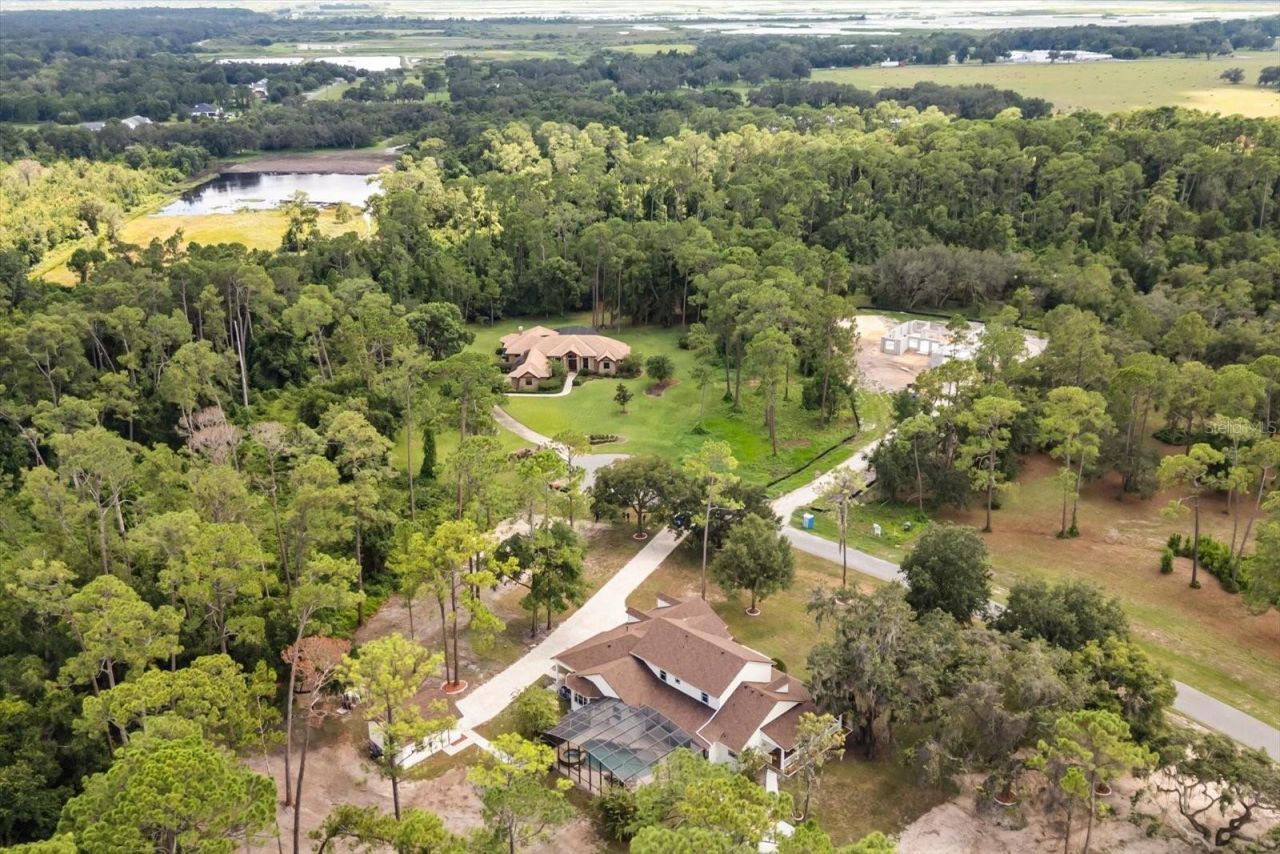 27012 Grand Oak Lane, Tavares, FL 32778 Photo