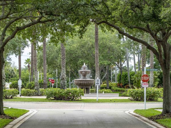 154 Santa Barbara Way, Palm Beach Gardens, FL 33410