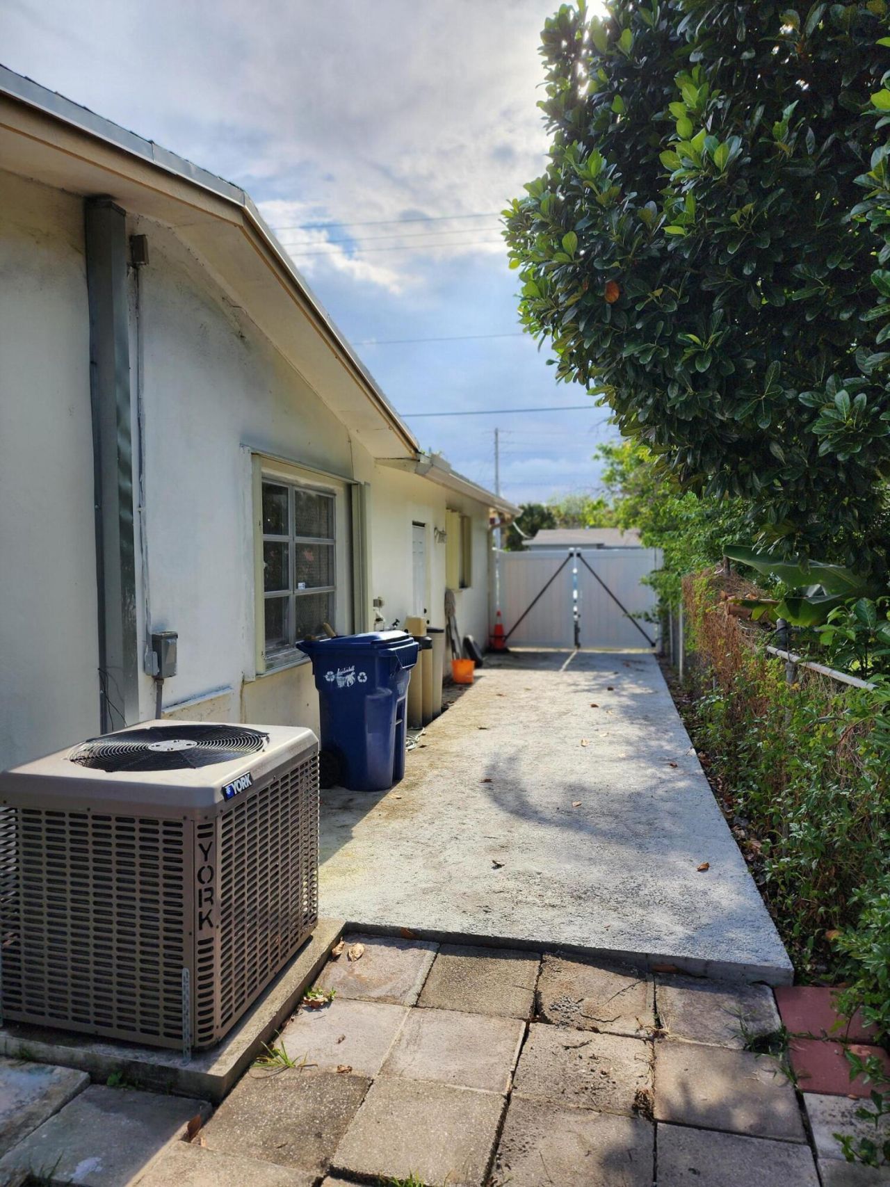 2330 NW 47th Avenue, Lauderhill, FL 33313 Photo