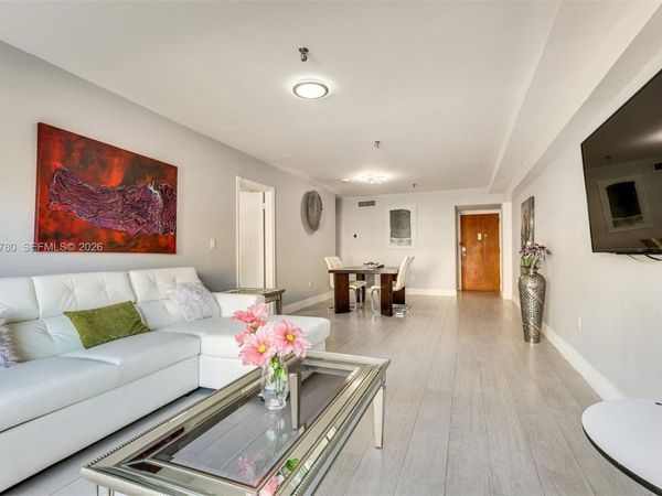 250 181st Dr , Unit 102, Sunny Isles Beach, FL 33160