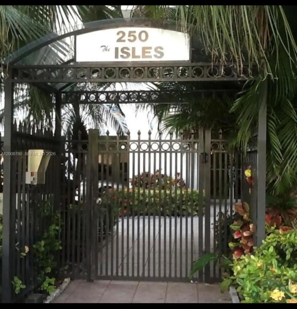 250 181st Dr , Unit 102, Sunny Isles Beach, FL 33160 Photo