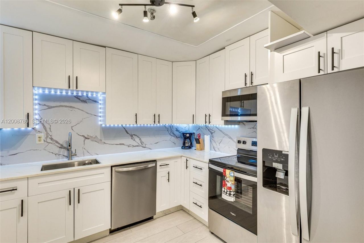 250 181st Dr , Unit 102, Sunny Isles Beach, FL 33160 Photo