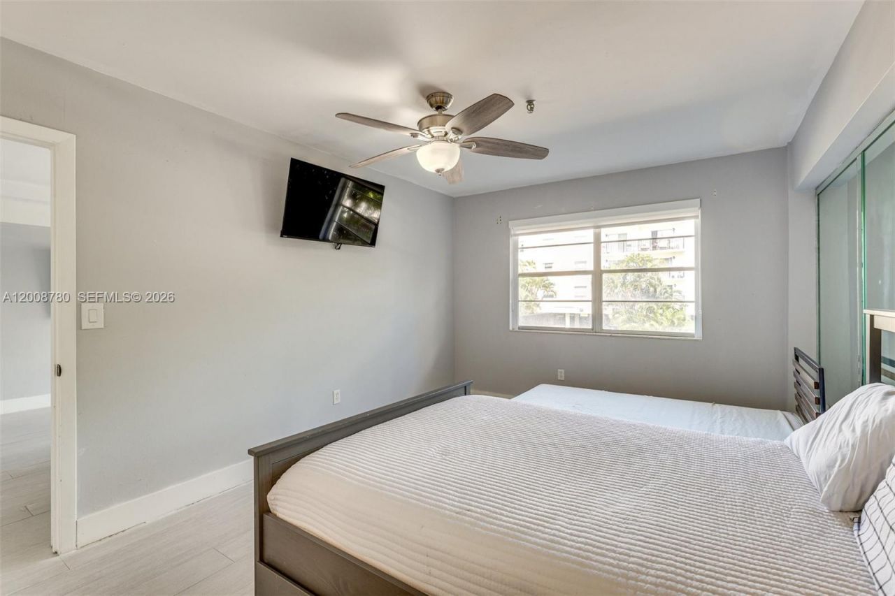 250 181st Dr , Unit 102, Sunny Isles Beach, FL 33160 Photo