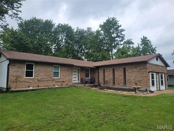 1125 Vicksburg Drive, Festus, MO 63028