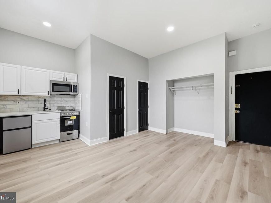 2224 S Broad Street, Unit 3RD FL FRO, Philadelphia, PA 19145 Main Photo
