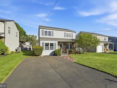 305 ROESCH AVENUE, ORELAND, PA 19075