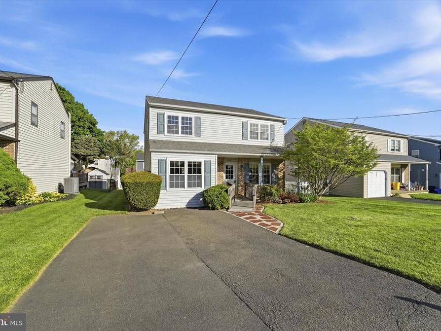 305 Roesch Avenue, Oreland, PA 19075 Main Photo