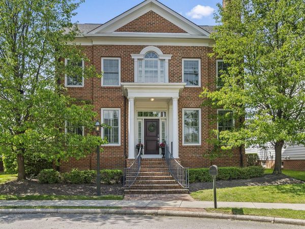 4025 Chelsea Green W, New Albany, OH 43054