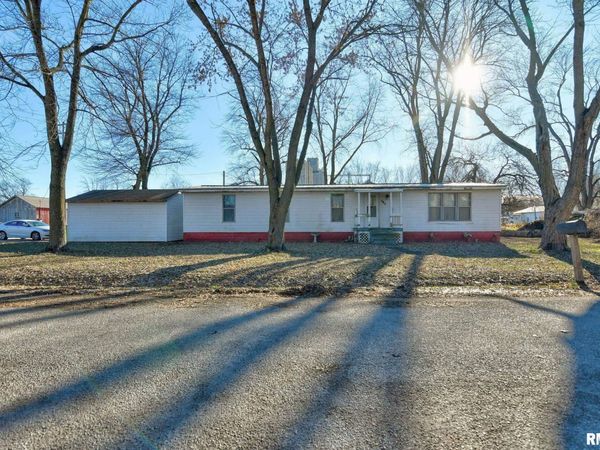 101 OAK Street, Moweaqua, IL 62550