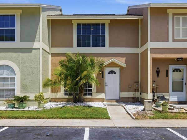 1555 CHATEAUX DE VILLE COURT , CLEARWATER, FL 33764