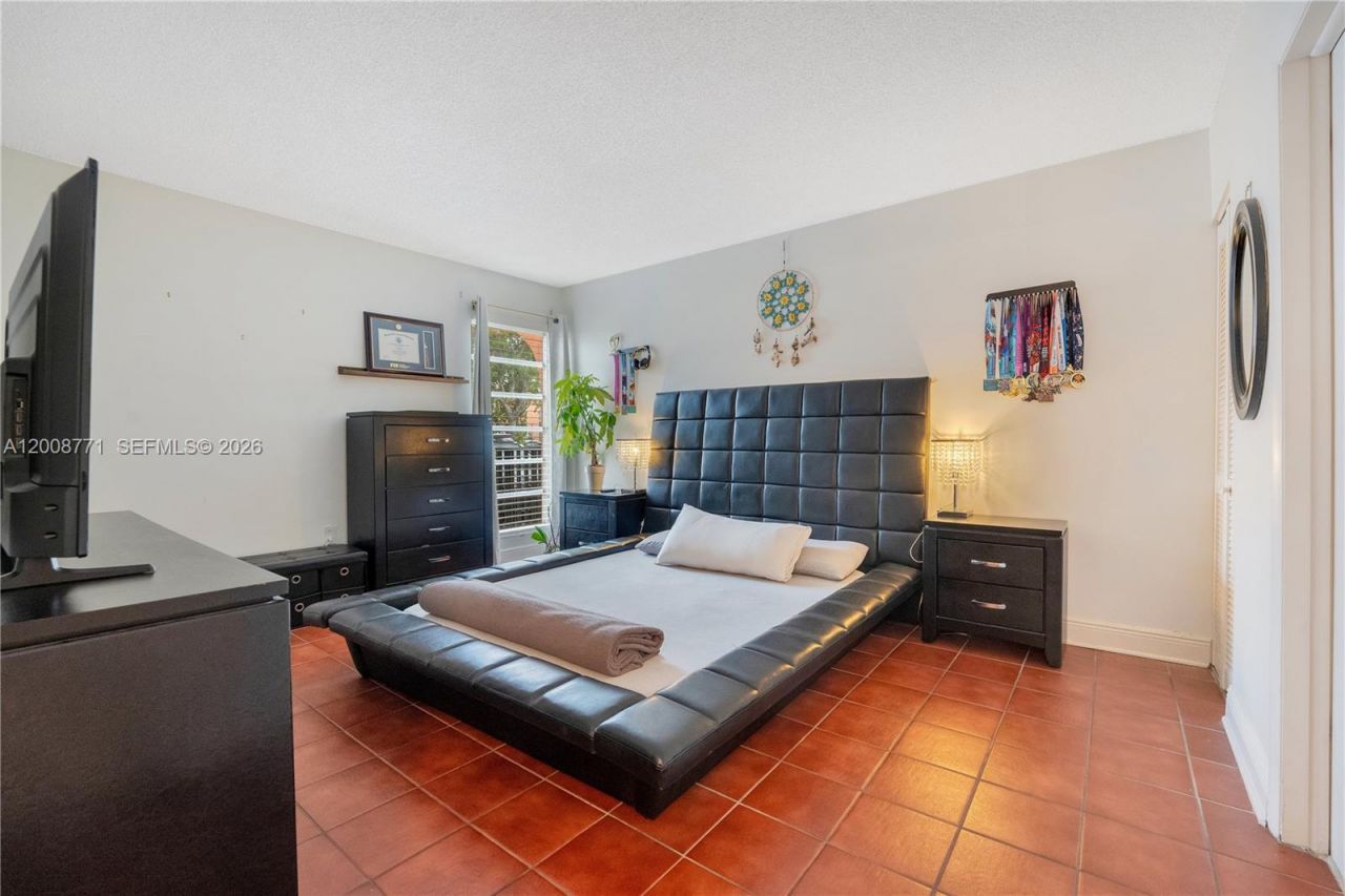 4705 NW 7th St , Unit 101-7, Miami, FL 33126 Photo