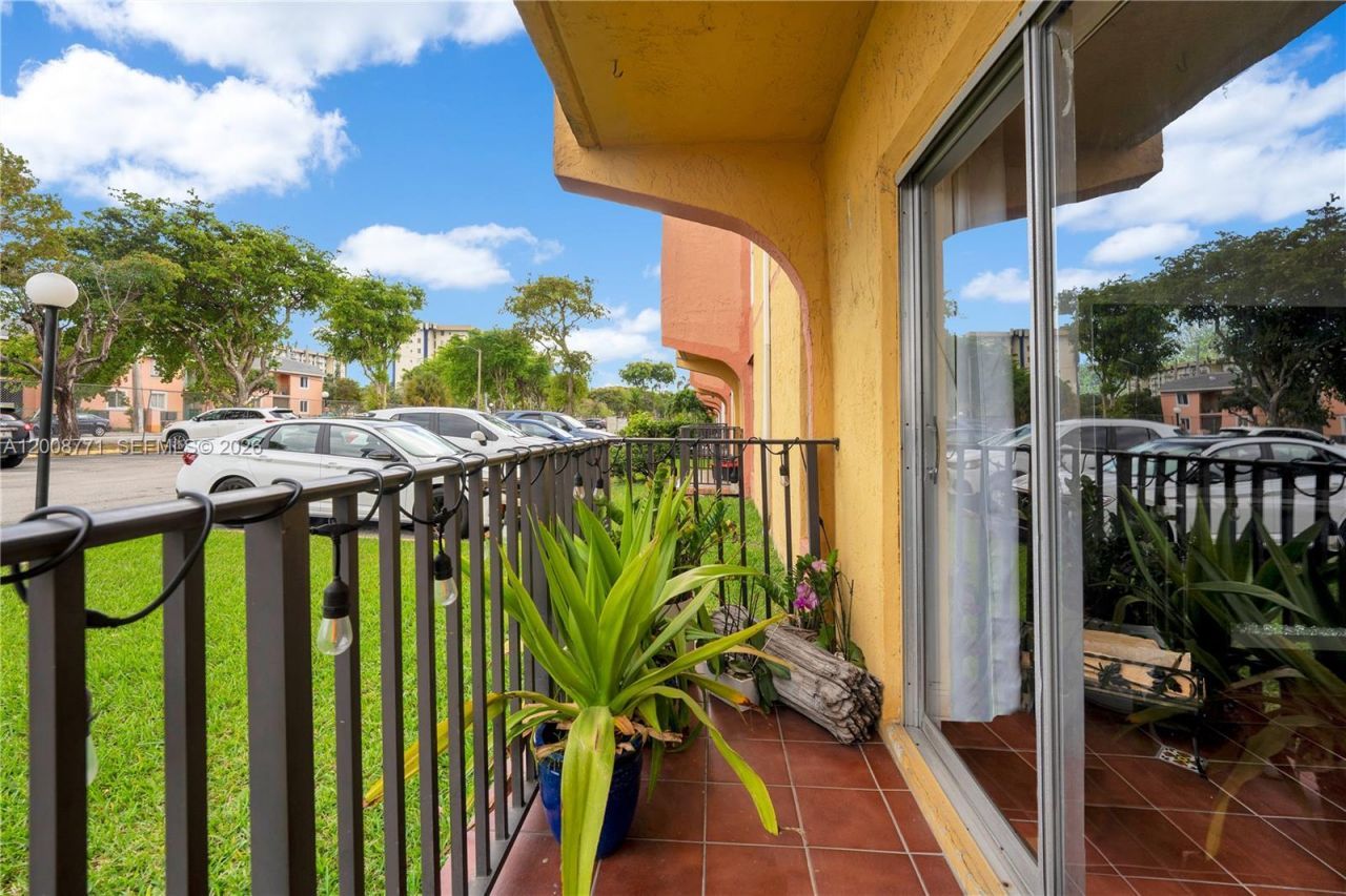 4705 NW 7th St , Unit 101-7, Miami, FL 33126 Photo