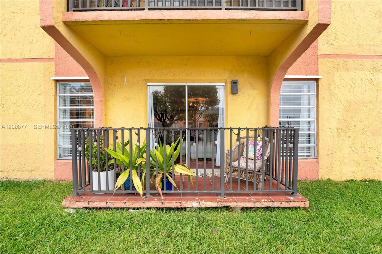 4705 NW 7th St , Unit 101-7, Miami, FL 33126 Photo