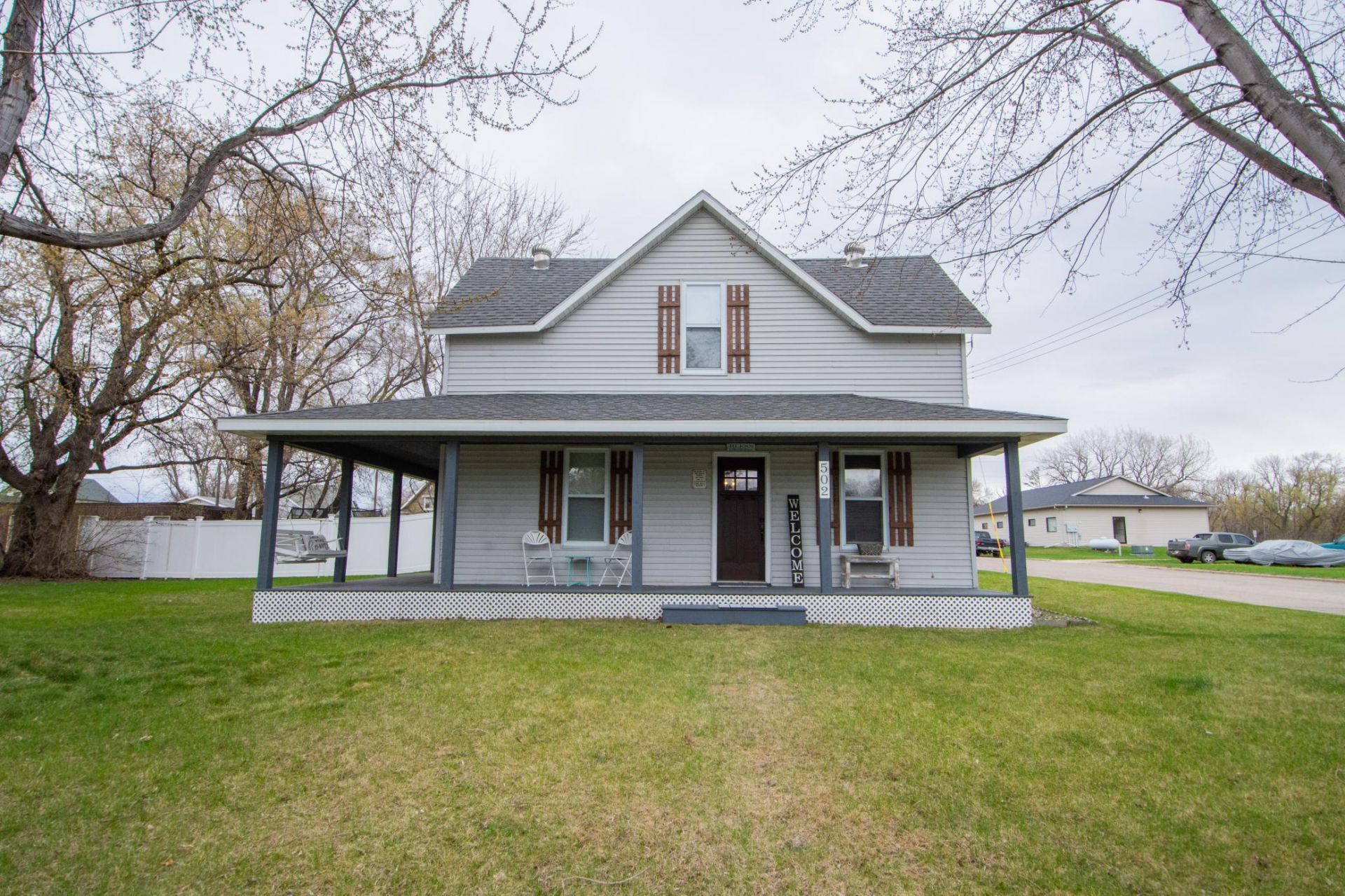 502 2 Street NW primary photo