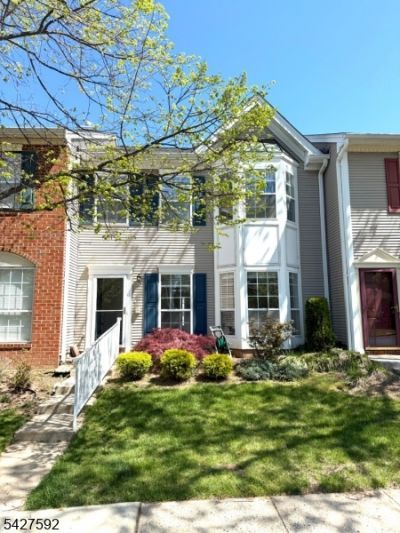 111 Columbus Dr, Franklin, NJ 08823 Main Photo