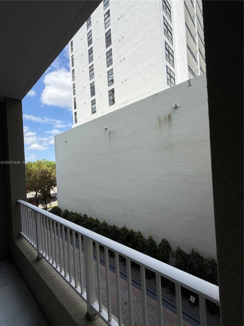 3180 SW 22nd Ter, Unit 302, Miami, FL 33145 Photo