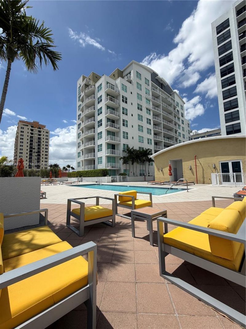 3180 SW 22nd Ter, Unit 302, Miami, FL 33145 Photo