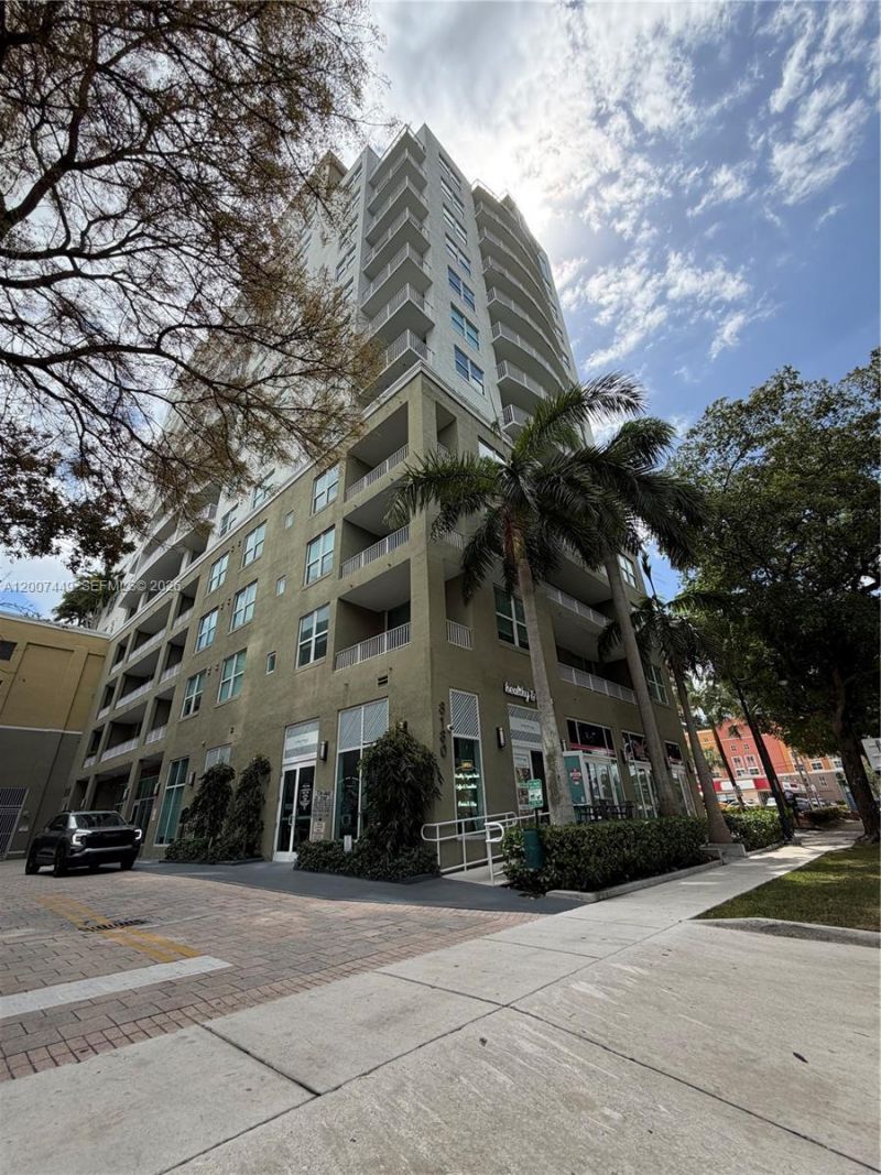 3180 SW 22nd Ter, Unit 302, Miami, FL 33145 Photo