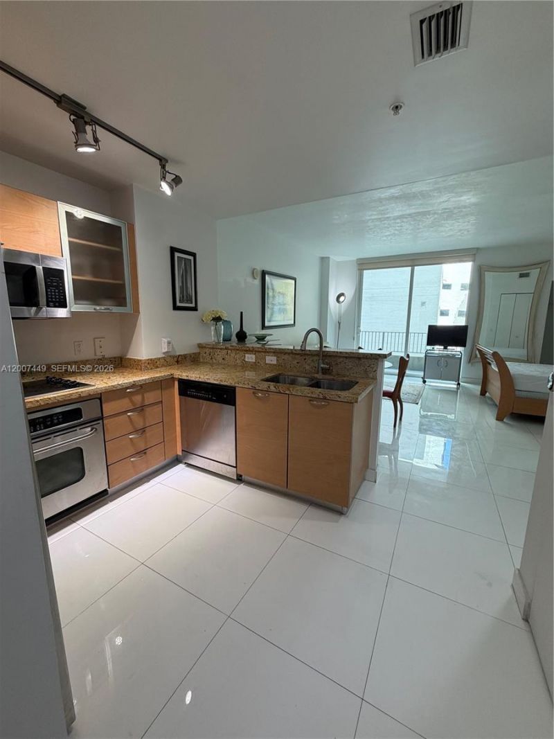 3180 SW 22nd Ter, Unit 302, Miami, FL 33145 Photo