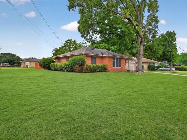 7132 Sorenson Circle , Dallas, TX 75227