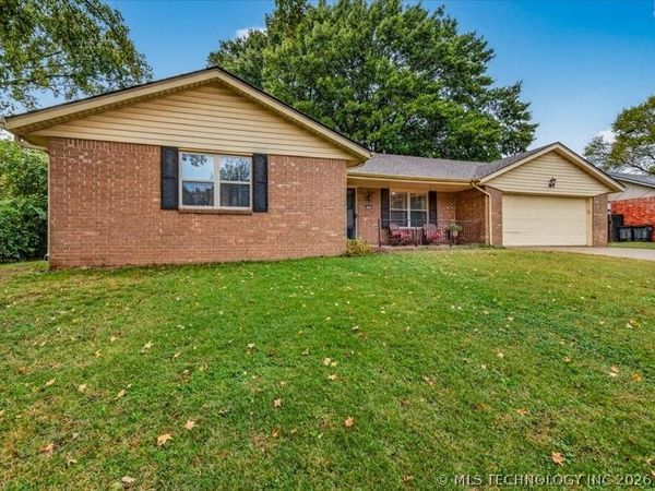 1869 Putnam Drive , Bartlesville, OK 74006